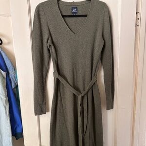 GAP maternity belted midi maternity sweater dress with 10” slit